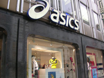 Магазин Asics в Токио